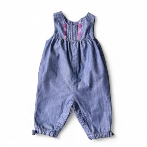 Combinaison été en jean pour bébé, sans manches, avec broderies roses sur le buste, marque DP...am, taille 6 mois, d'occasion