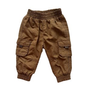 Pantalon bébé style cargo marron avec poches latérales et taille élastique – 6 mois, d'occasion
