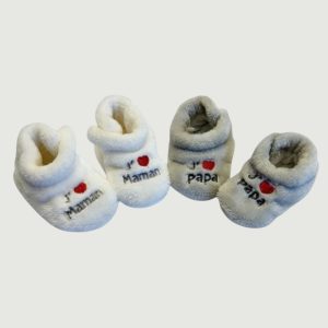 Chaussons bébé en polaire douce avec inscriptions brodées « J’aime maman » et « J’aime papa ». Naissance à 6 mois, d'occasion