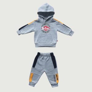 Ensemble de survêtement bébé Lee Cooper gris composé d’un sweat à capuche et d’un pantalon assorti. 6 mois, d'occasion