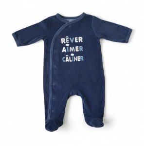 Pyjama bleu marine pour bébé 3 mois avec inscription “Rêver Aimer Câliner”, manches longues, pieds intégrés et boutons-pression. Gémo, d'occasion