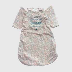 Gigoteuse bébé fleurie doublée avec manches amovibles et inscription décorative sur le devant. Vertbaudet, 6 mois d'occasion
