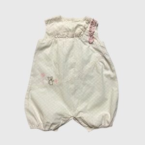 Combinaison bébé crème sans manches avec effet quadrillé, fronces sur le devant et petit motif ourson brodé. Mon Premier Sourire, 6 mois d'occasion