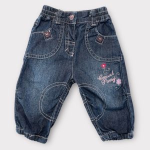 Pantalon bébé en jean délavé avec poches arrière, broderies roses, taille élastiquée. Tex Baby, 3 mois d'occasion