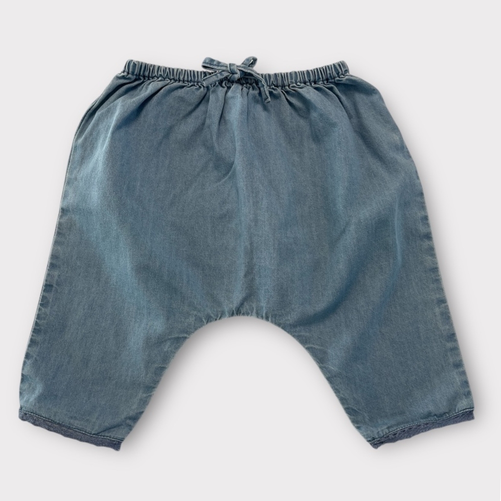 Pantalon Boutchou en jean fin bleu, coupe ample avec taille élastiquée et lien décoratif, taille 3 mois, d'occasion