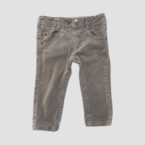 Pantalon bébé en velours côtelé gris clair avec poches et fermeture bouton. Zara baby, 9 mois, d'occasion