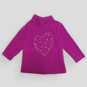 T-shirt bébé fuchsia à manches longues avec col roulé et motif cœur imprimé, ouverture pression au dos, d'occasion.