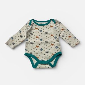 Body bébé manches longues crème bordé de biais bleu sarcelle et de motifs répétés. Seconde main.