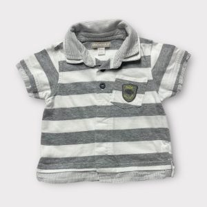 Polo rayé blanc et gris manches courtes matière souple. Seconde main.