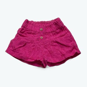 Short enfant fuchsia en broderie anglaise. Seconde main.