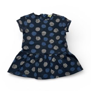 Robe enfant manches courtes bleu marine à gros pois gris bleu et floral. Volant au bas. Seconde main.
