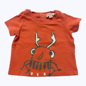 T-shirt bébé manches courtes brique avec une sérigraphie insecte devant. Seconde main.