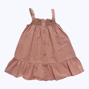 Robe enfant bretelles vieux rose clair, smocks poitrine brodés. Seconde main.