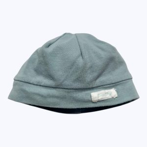 Bonnet prématuré vert sauge. Seconde main.