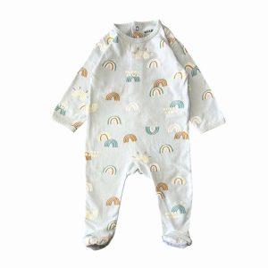 Dors-bien bébé vert pâle motifs arcs-en-ciel, Kiabi 6 mois, d'occasion