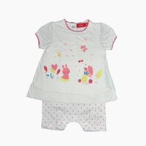 Ensemble bébé composé d’un t-shirt blanc avec motifs lapin et fleurs et d’un short blanc imprimé petits cœurs, marque Tissaia, 3 mois d'occasion
