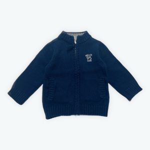 Gilet bébé tricot manches longues bleu marine, poches devant. Seconde main.