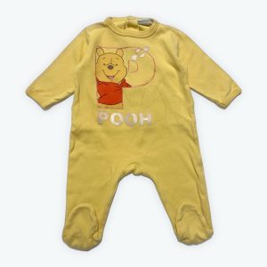 Dors bien bébé manches longues jaune avec un imprimé Winnie l'ourson devant. Seconde main.
