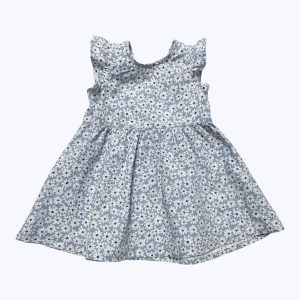 Robe bébé blanche manche courtes volantées froncée à la taille motifs fleurs marine et bleu ciel, fermeture en V au dos. Seconde main.