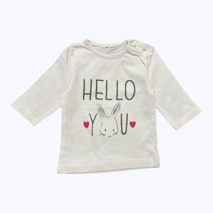 T-shirt bébé manches longues blanc cassé dessin lapin et texte devant. Seconde main.