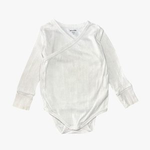 Body blanc cache coeur cotele 9 mois Kiabi, d'occasion