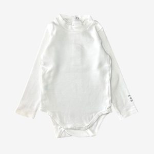 Body bébé blanc manches longues avec inscription et étoiles sur la manche. Boboli, 12 mois d'occasion