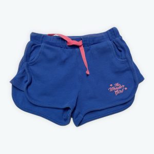 Short enfant maille bleu cordon rose fluo, élastique à la taille. Seconde main.