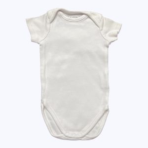 Body bébé blanc manches courtes pressions entrejambe. Seconde main.