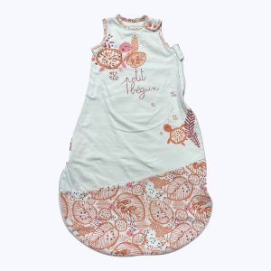 Gigoteuse bébé blanc bordeaux rose terracotta, motifs tortues, zip côté et pressions épaules. Seconde main.