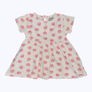 Robe bébé manches courtes crème motif coquillage rose foncé, bouton au dos. Seconde main.